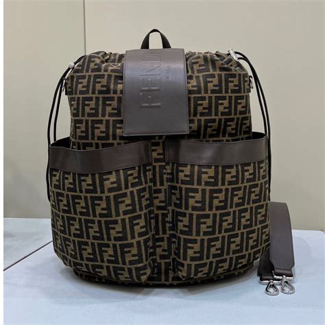กระเป๋าเป้ fendi ราคา